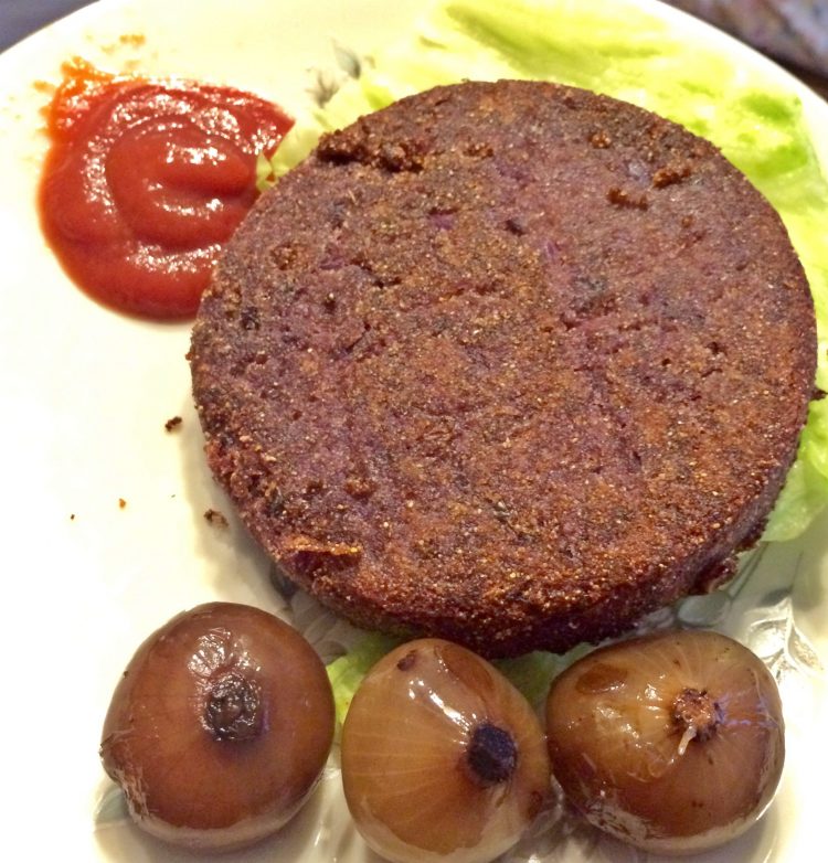 hamburger di cavolo rosso e olive